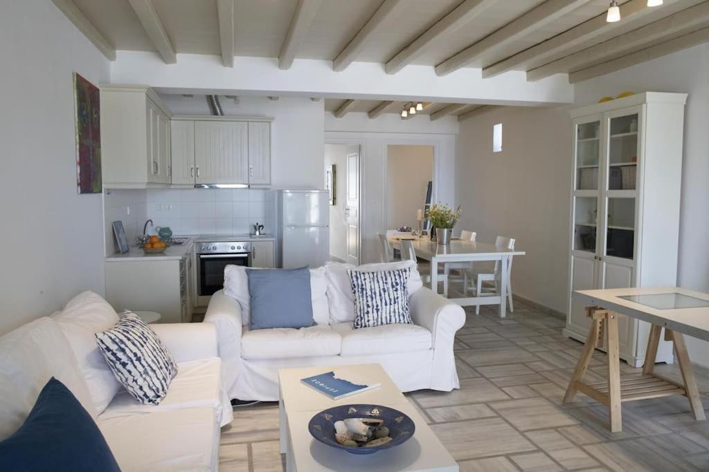 Beachfront 2Br Apartment - Free Parking リバディオン エクステリア 写真