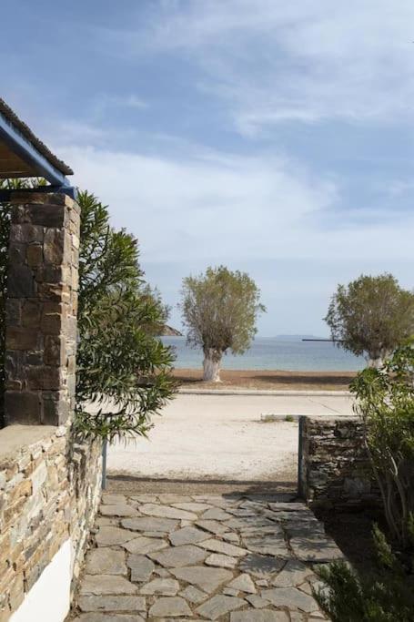 Beachfront 2Br Apartment - Free Parking リバディオン エクステリア 写真